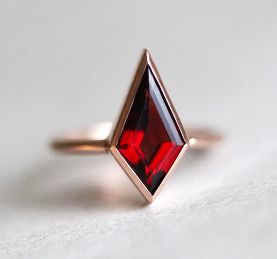 Modern on sale garnet jewelry
