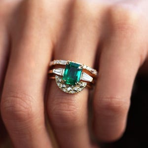 Emerald engagement ring set, Natural green emerald set, Unique diamond wedding set, Curved nesting band
