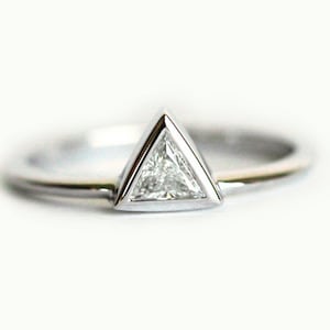 Triangle Diamond Ring White Gold, Modern Solitaire Diamond Ring with Triangle Diamond, Pointed Diamond Ring