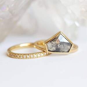 Rustic Diamond Ring, Modern Rose Cut Salt Pepper Diamond Ring, Shield Diamond Ring with Eternity Diamond Band