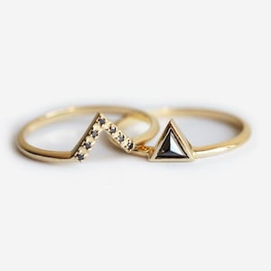 Black diamond ring set, Black Triangle diamond engagement set, Matching wedding band, Dainty trillion solitaire
