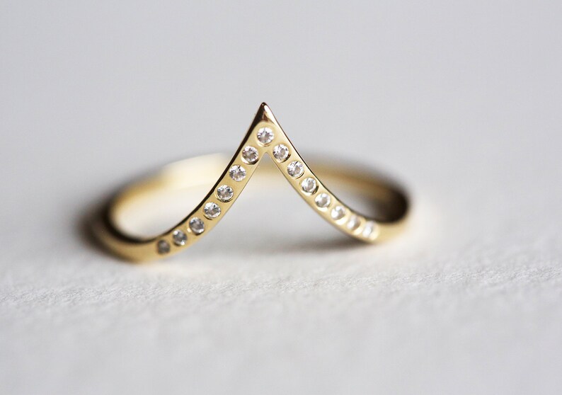 Diamond Curved Wedding Band 14k Solid Yellow Gold Pointed image 4