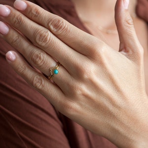 Turquoise Ring Set 18k Yellow Gold With Lace Band image 3
