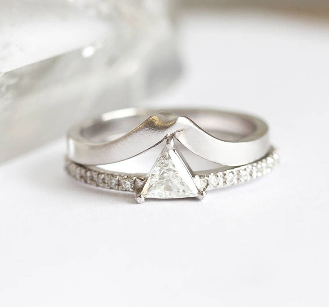 Triangle Diamond Ring | Stacking Rings | Nir Oliva Jewelry