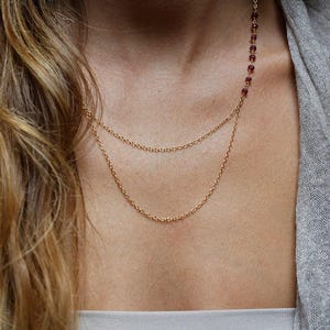 Robijnrode ketting, bohoketting, boho-edelsteenketting, goudgelaagde ketting, sierlijke rode ketting