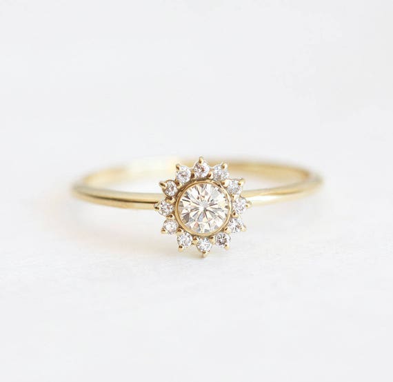 Diamond Ring, 14k Gold Engagement Ring, 18k Gold Wedding Ring, Halo Diamond Ring, Simple Diamond Ring, MinimalVS