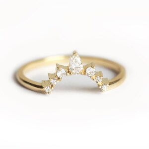 Alianza de diamantes, anillo de corona de diamantes, anillo de diamantes curvo, banda de diamantes curva, anillo de bodas de diamantes, banda de diamantes anidada imagen 3