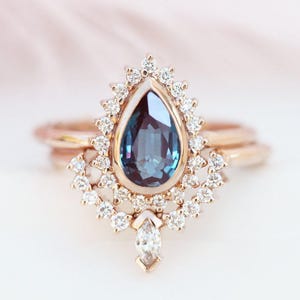 Halo Pear Alexandrite Ring, Alexandrite Engagement Ring, Alexandrite Diamond Ring, Pear Cut Alexandrite Ring by Minimalvs