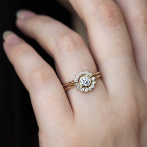 Half Carat Diamond Engagement Ring Set, Round 0.5ct Diamond Ring with Matching Curved Diamond Band image 2