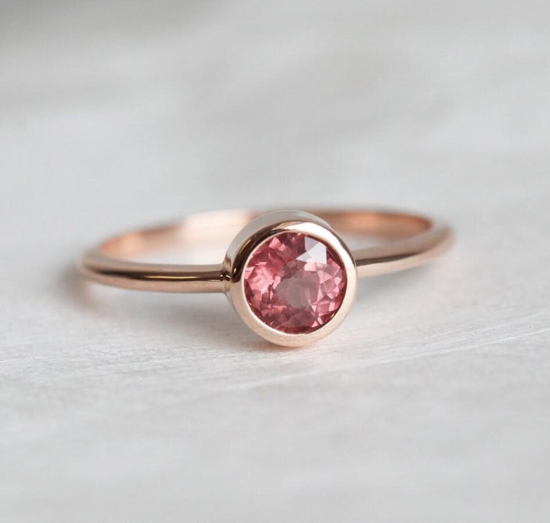 Anillo solitario de granate, anillo de compromiso color melocotón, banda de oro rosa de 14 k, anillo de oro rosa con gema rara, anillo de compromiso Malaya Garment de oro rosa de 18 k imagen 5