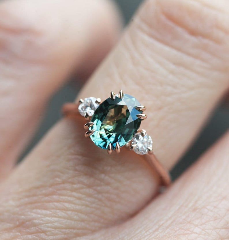 Oval alexandrite ring, Alexandrite three stone ring, Alexandrite diamond ring image 5