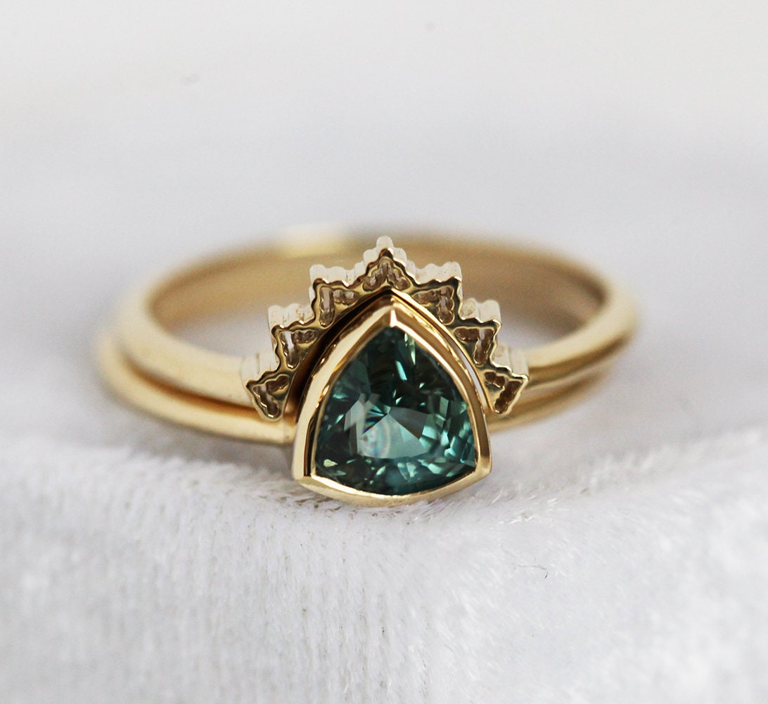Blue Sapphire Kelly Green Mandala Coin Ring