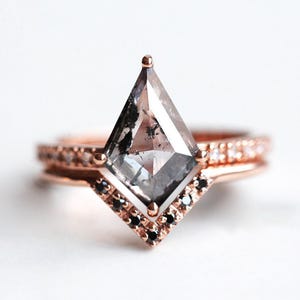 Salt & pepper diamond ring set, Kite engagement ring, V shaped nesting band, Bridal wedding set