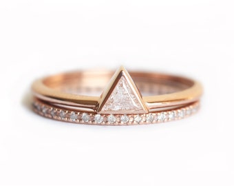 Dainty Diamond Ring Set with Triangle Diamond Solitaire and Full ternity Diamond Band, Unique Modern Rose Gold Ring Set