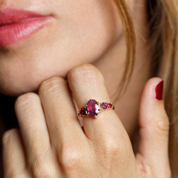 Cluster Ring, Cluster Engagement Ring, Pink Sapphire Ring, Ruby Ring, Red Engagement Ring, Unique Engagement Ring, 18k Yellow Gold Ring
