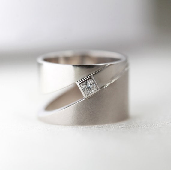 Modern Emerald Cut Engagement Rings | Diamond Mansion