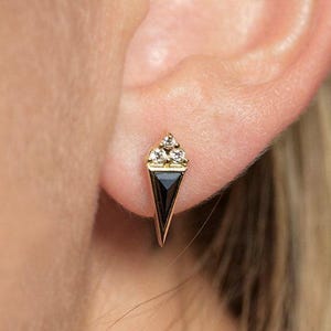 Boucle d'oreille diamant noir, boucle d'oreille simple, clou d'oreille diamant, boucle d'oreille diamant taille rose, clou diamant noir, clou diamant en or 14 carats