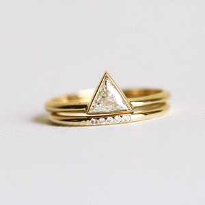 Modern triangle diamond ring set, triangle diamond set with eternity diamond band image 5