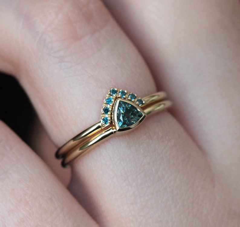 Blue Diamond Wedding Ring, Chevron Band with Blue Diamonds, Yellow Gold V Diamond Ring, Stacking Gold Rings image 4
