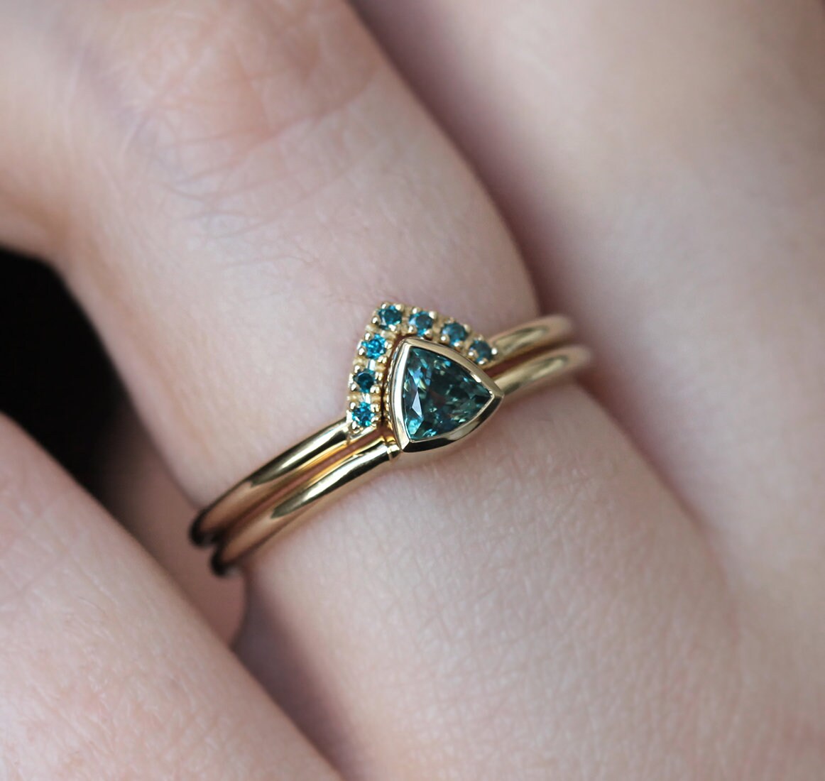 Blue diamond ring band deals