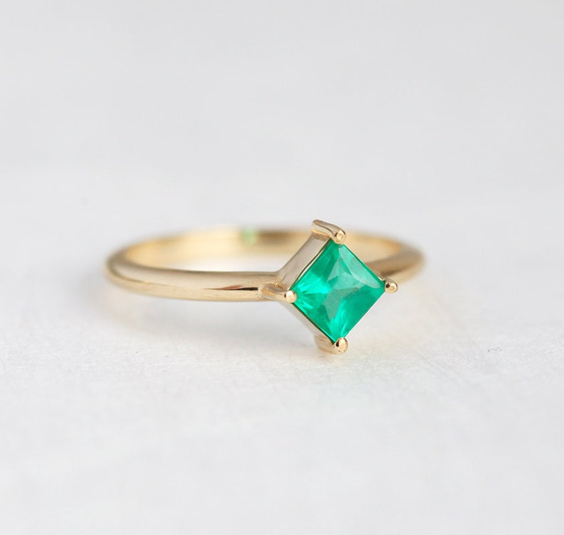 Priness Engagement Ring With Lace Band Princess Emerald Ring - Etsy