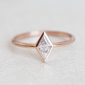 Kite Diamond Engagement Ring, Kite Diamond Ring, Geometric Modern Triangle Diamond Ring by Minimalvs