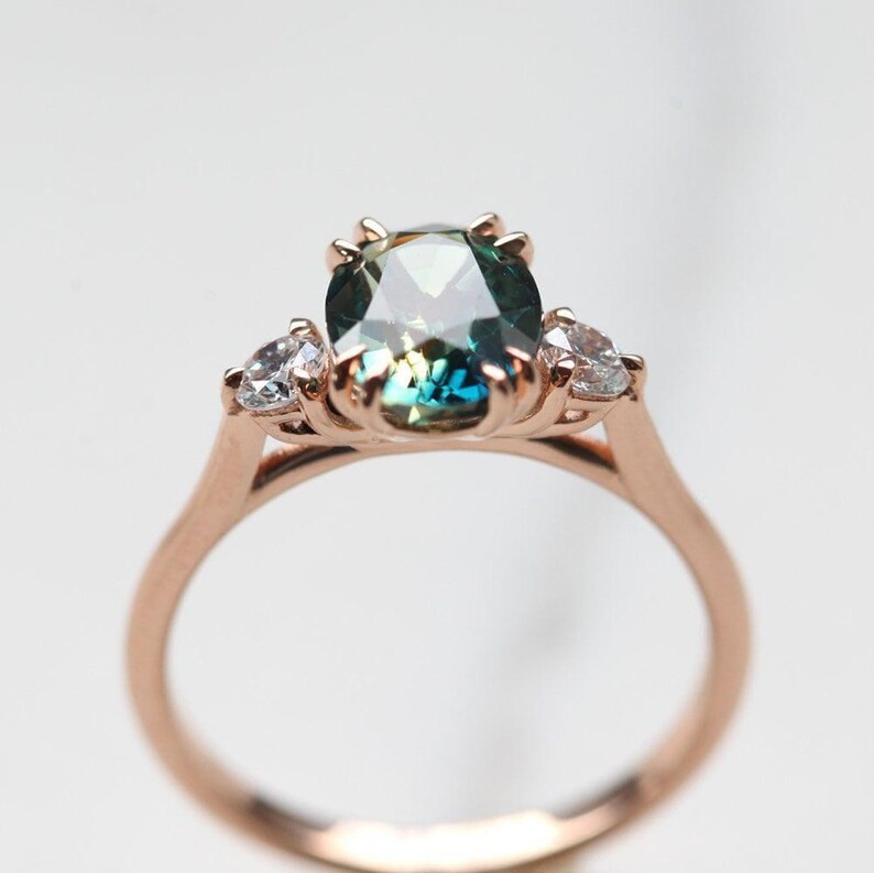 Oval alexandrite ring, Alexandrite three stone ring, Alexandrite diamond ring image 3