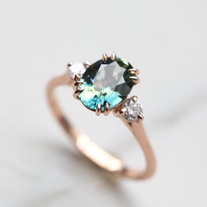 Oval alexandrite ring, Alexandrite three stone ring, Alexandrite diamond ring image 6