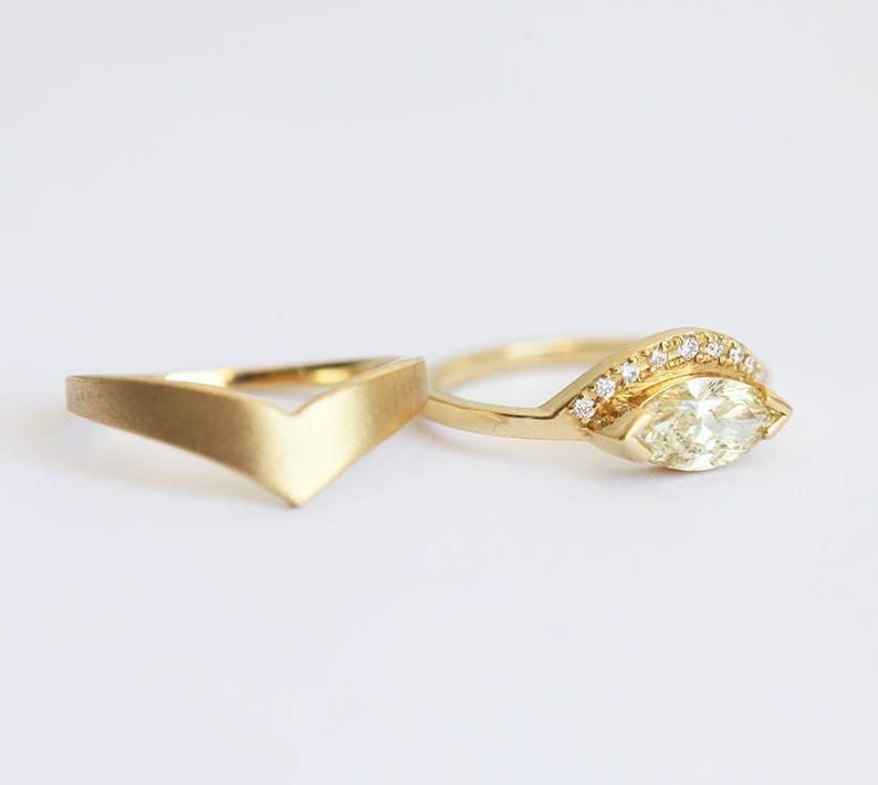 Anillo de diamantes amarillos, anillo de oro en forma de V con anillo de diamantes amarillos, anillo de diamantes amarillo claro con banda de bodas curva, Minimalvs imagen 4