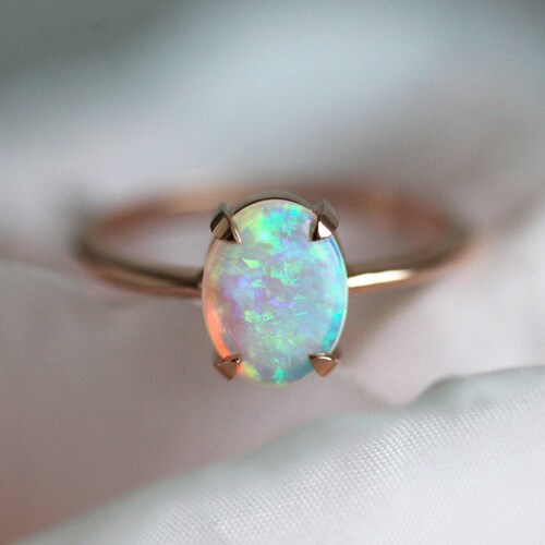 Bague de fiançailles solitaire avec opale, bague d'opale d'Australie en or rose, bague fine en or rose, 14 carats 18 carats