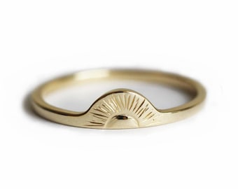 Sun ring, Gold sunrise ring, Sunset ring, Boho wedding band, Bohemian rays band, Dainty sun ring