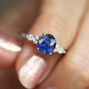 Blue Sapphire Ring, Oval blue sapphire cluster ring, blue engagement ring, Gold sapphire engagement ring with blue sapphire