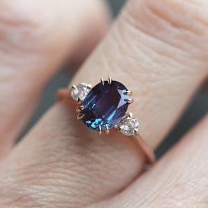 Oval alexandrite ring, Alexandrite three stone ring, Alexandrite diamond ring image 4