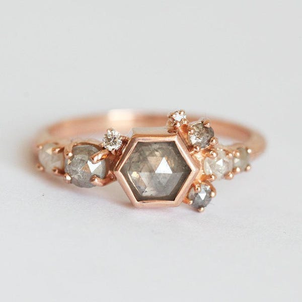 Anillo de diamantes grises con diamante hexagonal, anillo de diamantes en racimo, anillo de diamantes de talla rosa en oro rosa, anillo de diamantes moderno en oro rosa