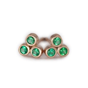 Orecchini in oro rosa con smeraldo, orecchini in oro massiccio 14k, orecchini con zaffiro, orecchini in oro rosa 18k, orecchini con smeraldo, regalo con pietra portafortuna di maggio immagine 3