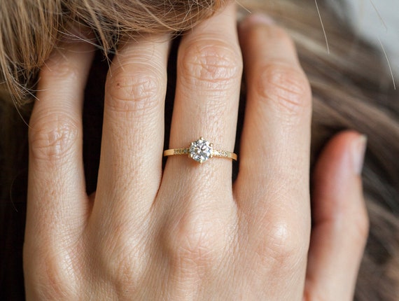 Round Diamond Ring 0.8ct Prong Set Diamond Engagement Ring 18k