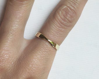 イエローゴールドの結婚指輪、ゴールドのレディース結婚指輪