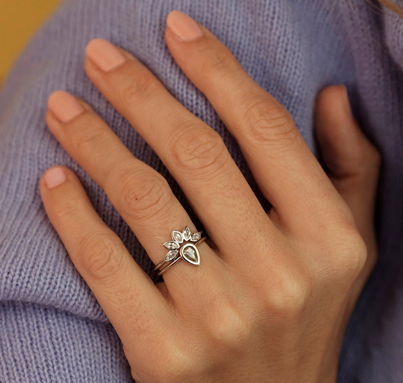 Anillo de zafiro blanco, banda de corona marquesa, banda de boda de anidación, banda de compromiso apilada, anillo curvo imagen 7