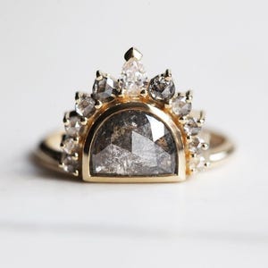 Bague diamant sel poivre, bague de fiançailles unique, bague diamant demi-lune, bague lever du soleil ombré
