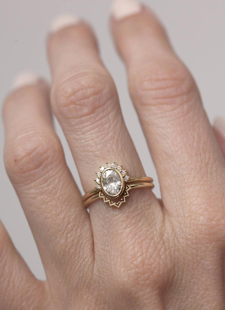 Diamond Oval Stretch Ring