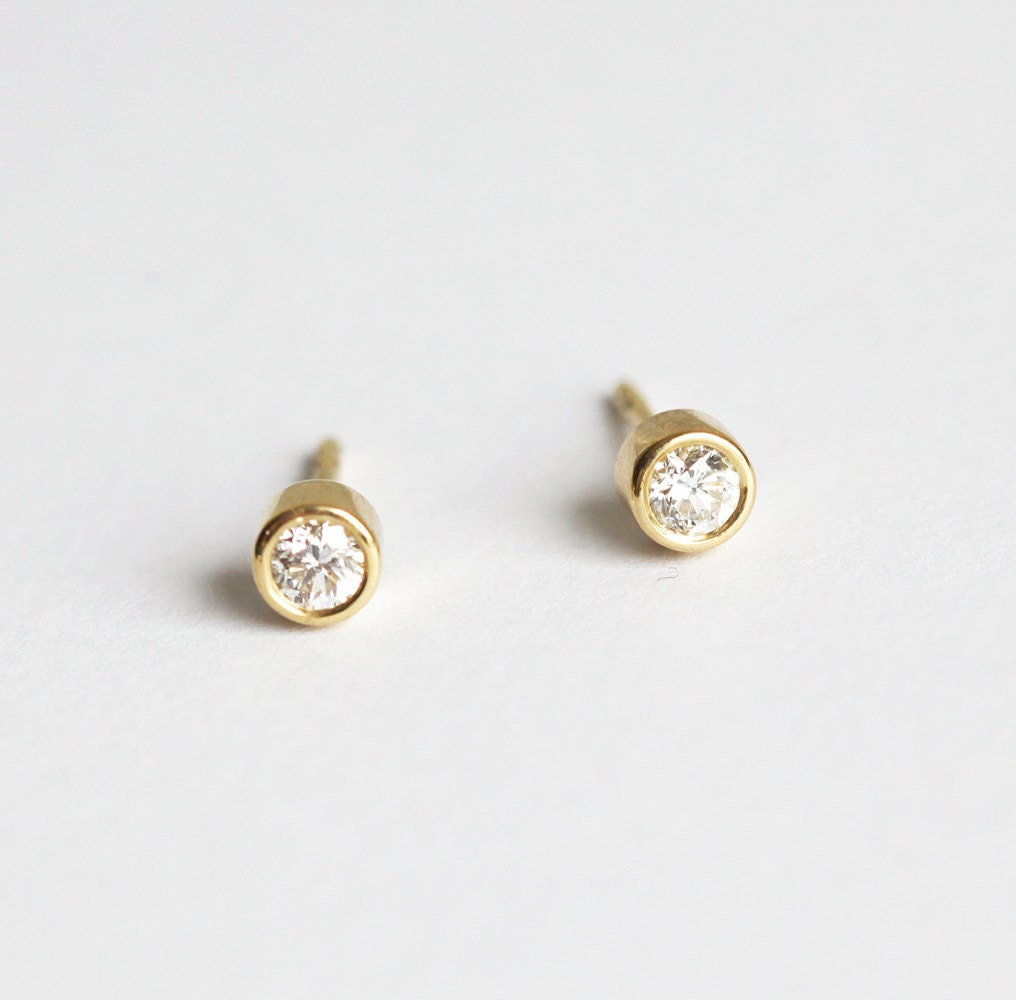 Minimalist literary diamond stud earrings 18k rose gold flower stud earrings