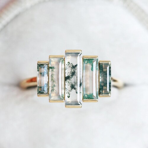 Bague de fiançailles art déco, bague en agate mousse, bague taille baguette, bague verte unique