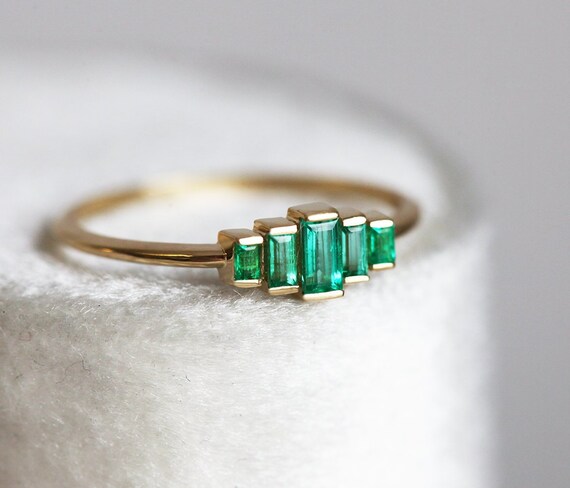 Green emerald baguette ring discount