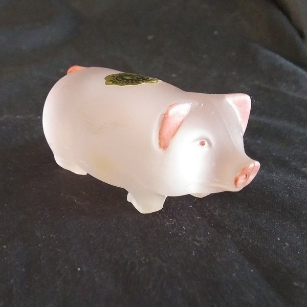 Westmoreland frosted pink glass pig, vintage collectible figurine. Excellent condition with free shipping! Cute gift!