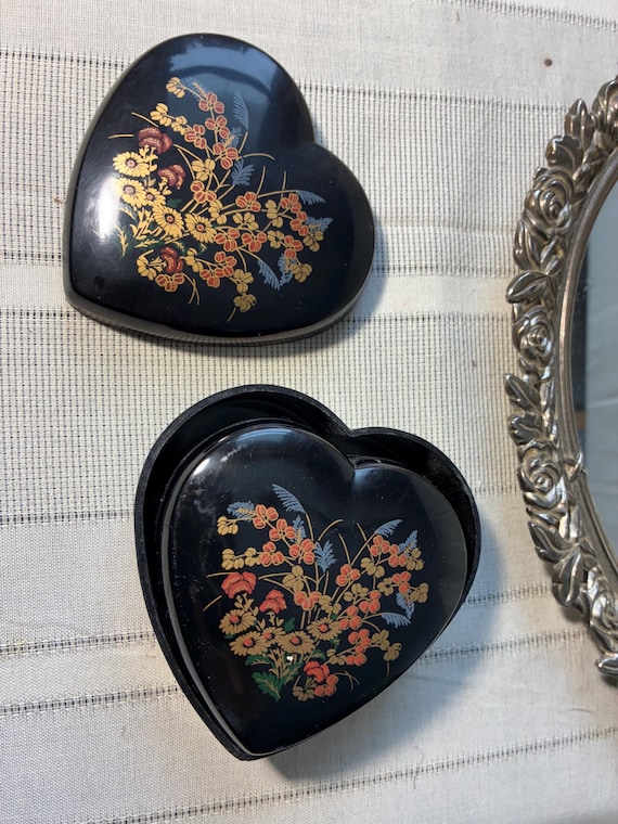 Set of 3 heart shaped nesting boxes. Trinket jewe… - image 5