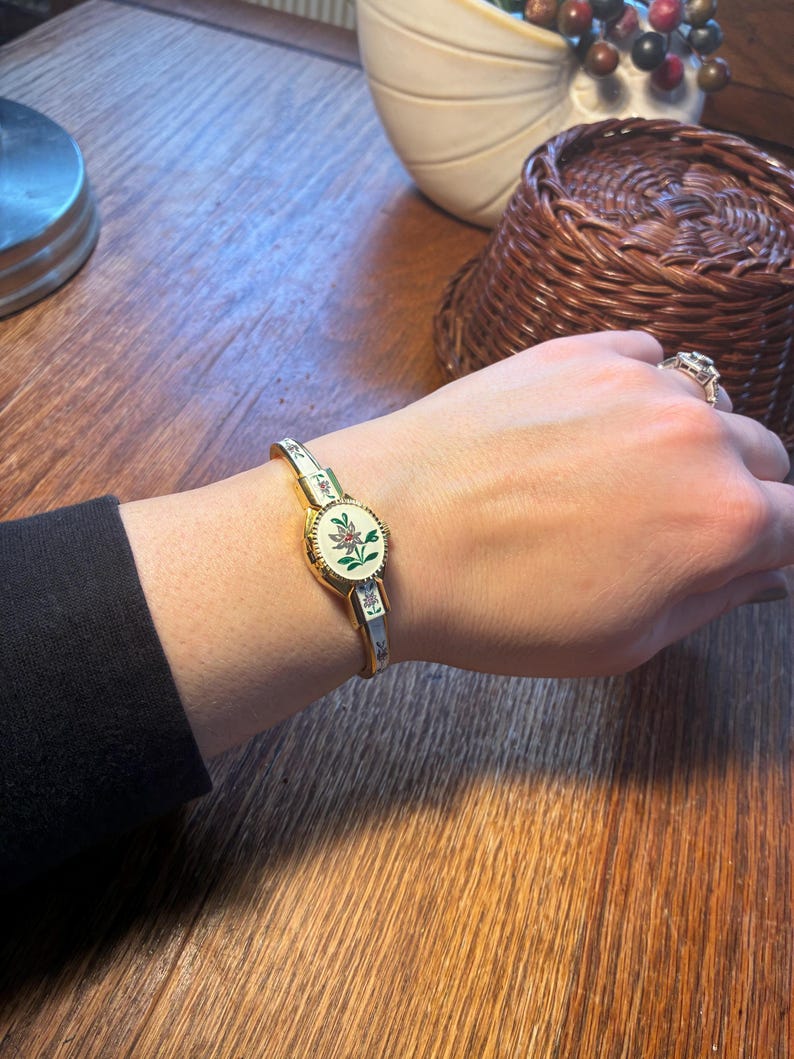 Pretty, delicate vintage ladies watch, Swiss made by Daltos. Enamel floral on Gold tone. Bracelet style, spring closure. Free Shipping! image 8