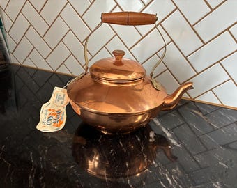 ODI (Old Dutch) solid copper Kettle, Portugal. Beautiful brilliant finish, with slight wear, original tag. Free Shipping!