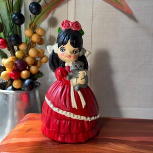   赤いドレスの女性像 陶器製置物 England Girl in Red Dress Ceramic Figurine Vintage - Etsy