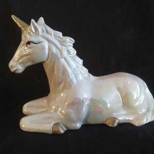 Vintage iridescent white unicorn figurine. Ceramic. Free shipping! Large, 7 inches long.
