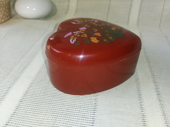 Set of 3 heart shaped nesting boxes. Trinket jewe… - image 3